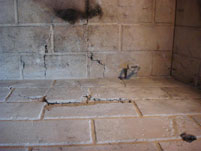 Cracks in refractory panels inside a prefab fireplace